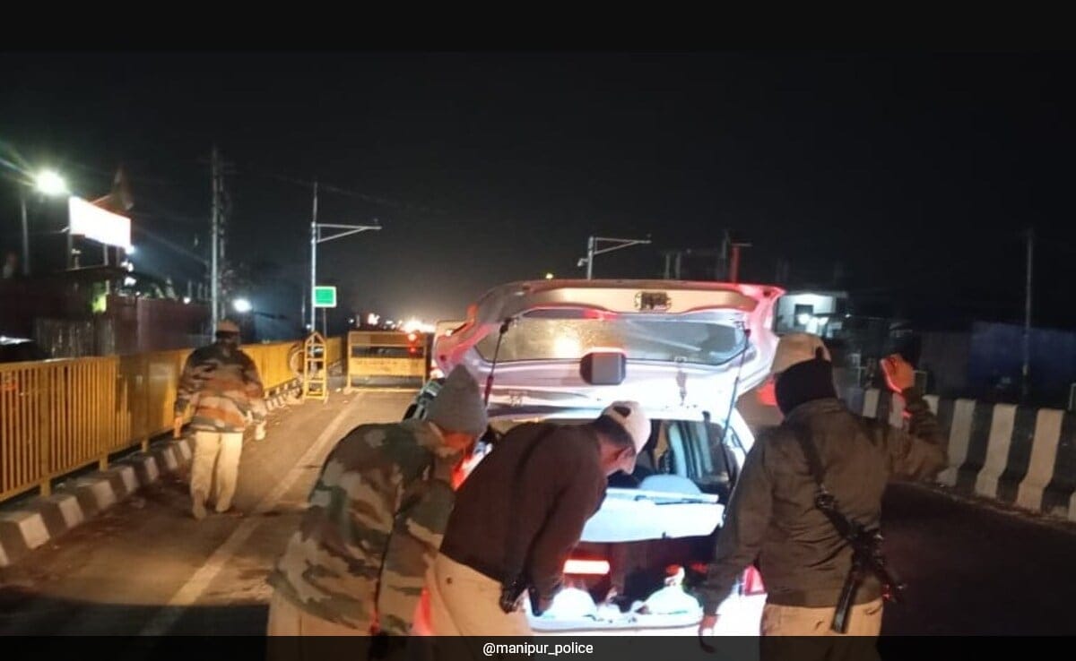 खंडणीच्या मागणीसाठी 3 आरामबाई टेंगोल सदस्यांना अटक, बंदुका जप्त: मणिपूर पोलीस 1 खंडणीच्या मागणीसाठी 3 आरामबाई टेंगोल सदस्यांना अटक, बंदुका जप्त: मणिपूर पोलीस