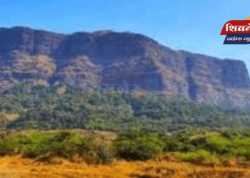 किल्ला पाहणाऱ्या विद्यार्थ्याचा अपघात 8 किल्ला पाहणाऱ्या विद्यार्थ्याचा अपघात; पाय घसरल्याने मृत्यू, जुन्नर तालुक्यातील दुर्दैवी घटना