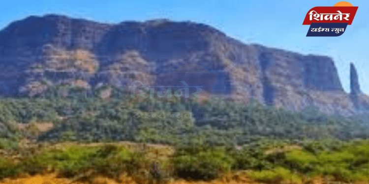 किल्ला पाहणाऱ्या विद्यार्थ्याचा अपघात 1 किल्ला पाहणाऱ्या विद्यार्थ्याचा अपघात; पाय घसरल्याने मृत्यू, जुन्नर तालुक्यातील दुर्दैवी घटना