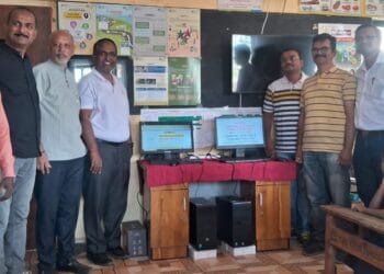 रोटरी क्लब च्या माध्यमातून इंदिरानगर जिल्हा परिषद शाळेला दोन संगणक भेट