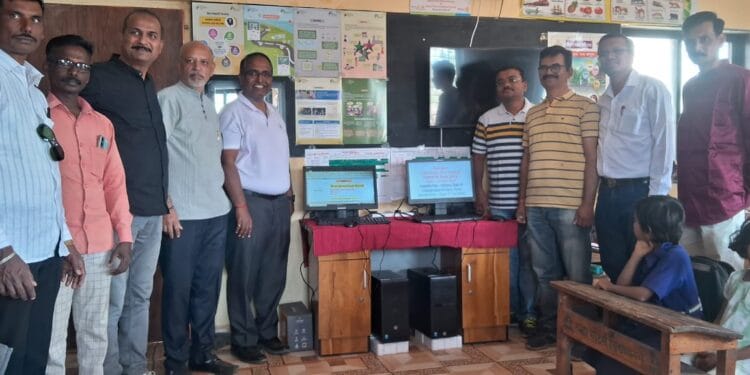 रोटरी क्लब च्या माध्यमातून इंदिरानगर जिल्हा परिषद शाळेला दोन संगणक भेट 1 रोटरी क्लब च्या माध्यमातून इंदिरानगर जिल्हा परिषद शाळेला दोन संगणक भेट