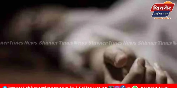 पुणे जिल्ह्यात खळबळ! कळंब बायपासवर अनोळखी मृतदेह आढळला 1 पुणे जिल्ह्यात खळबळ! कळंब बायपासवर अनोळखी मृतदेह आढळला