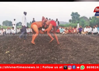 पुणे जिल्ह्यात कुस्तीचा थरार! वडगाव काशीबेगमध्ये मुलींच्या कुस्त्या ठरल्या आकर्षणाचे केंद्र