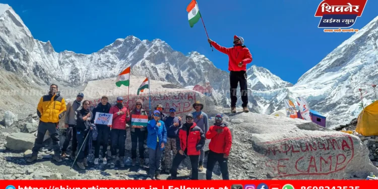 तळेरानच्या निखिल कोकाटेंची एव्हरेस्ट बेस कॅम्पवर ऐतिहासिक कामगिरी 1 तळेरानच्या निखिल कोकाटेंची एव्हरेस्ट बेस कॅम्पवर ऐतिहासिक कामगिरी