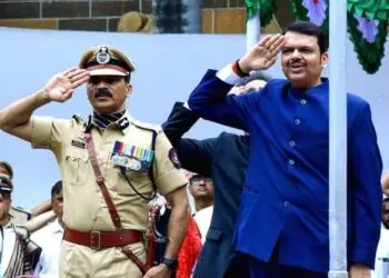 स्वातंत्र्यदिन 2025: तुमच्या जिल्ह्यात कोण फडकवणार तिरंगा? वाचा संपूर्ण यादी