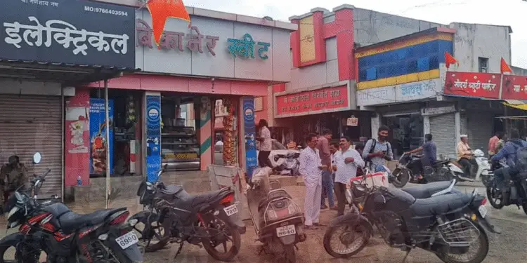 यवतमध्ये जनजीवन पूर्वपदावर; जमावबंदी हटवली, पोलिसांचा बंदोबस्त कायम 1 यवतमध्ये जनजीवन पूर्वपदावर; जमावबंदी हटवली, पोलिसांचा बंदोबस्त कायम